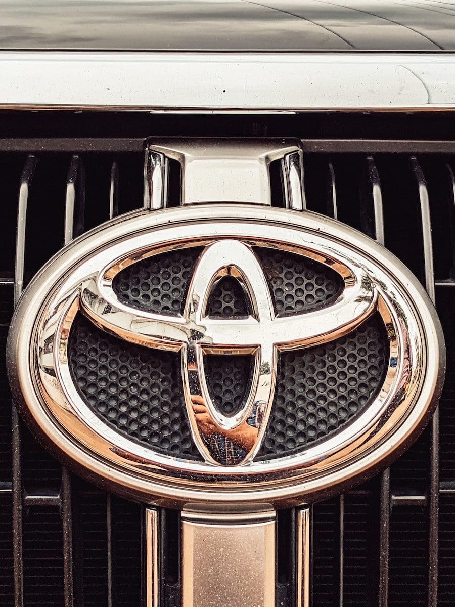silver and black toyota car grille