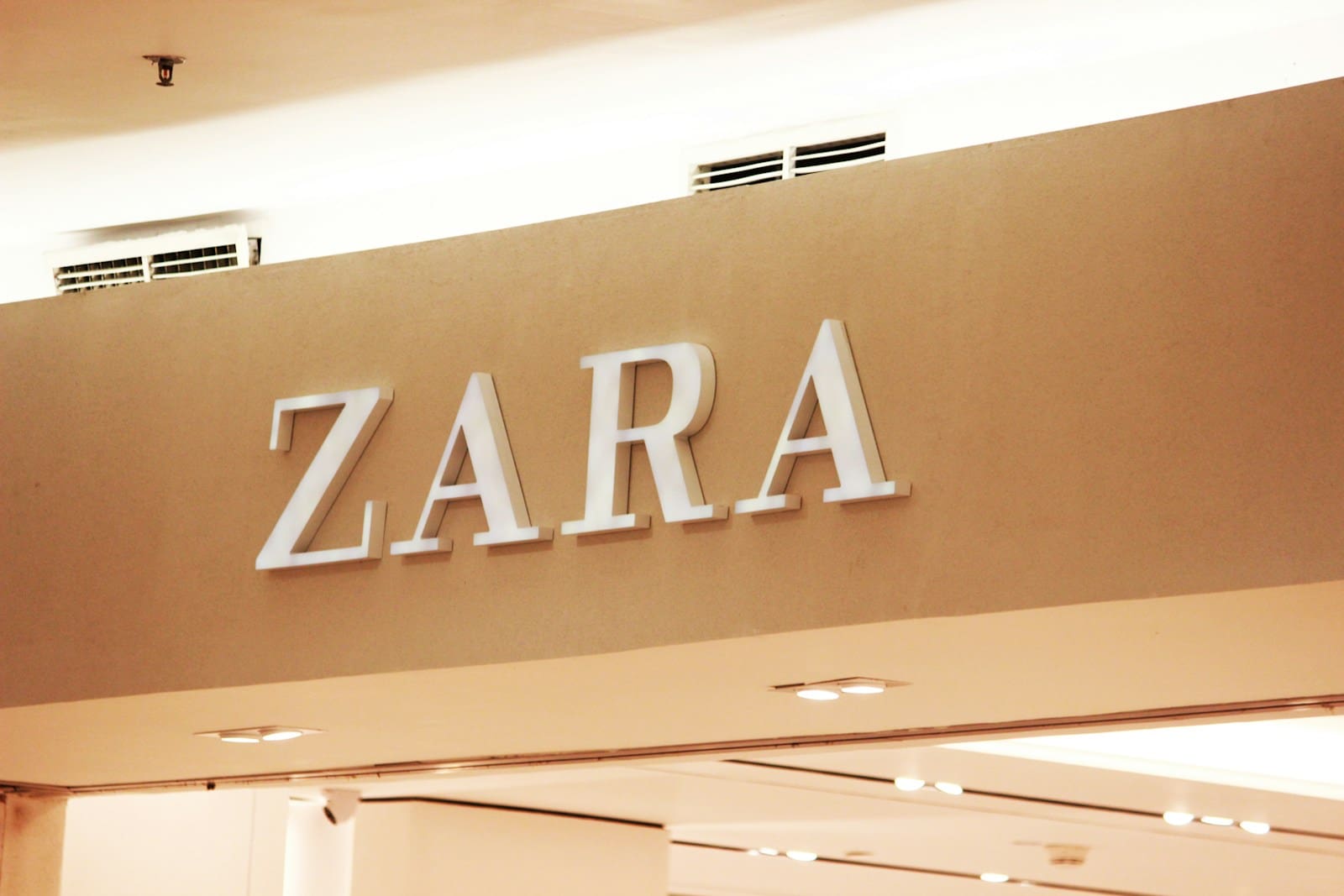 Zara sign