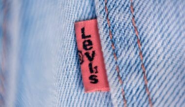 red Levi's tag